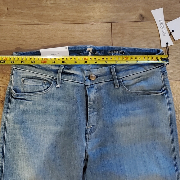7 for all mankind Jean's - Picture 7 of 13